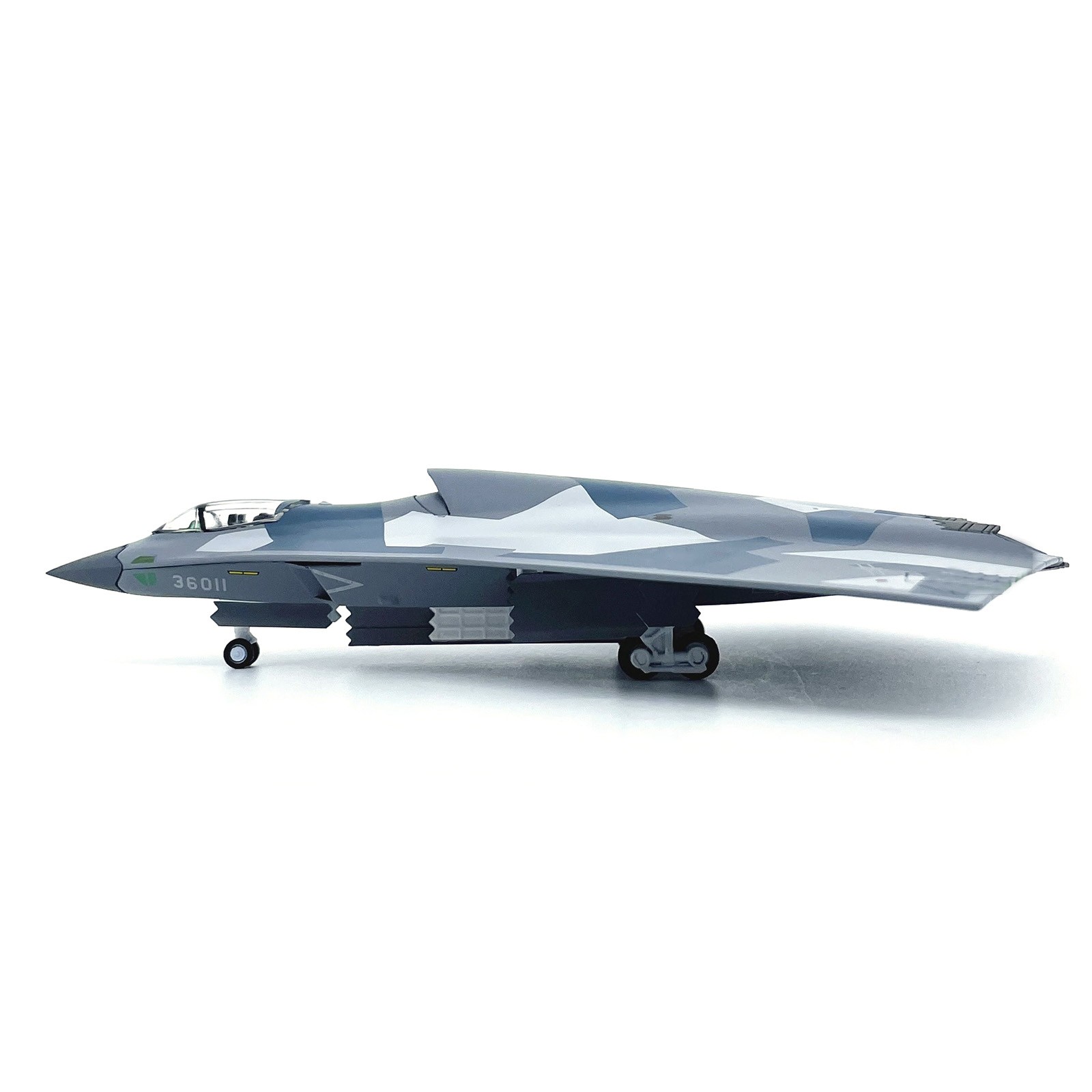 1/144 China Air Force Sixth Generation Fighter Jet J-36 Fighter Model /w Stand