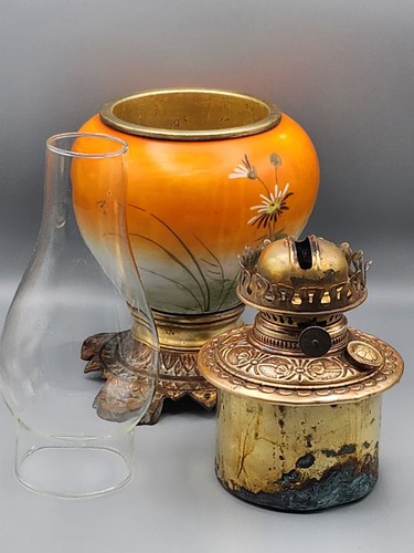 ANTICA LAMPADA AD OLIO VITTORIANA GWTW CON GRANDE VASO DIPINTO A MANO - Foto 12 di 23