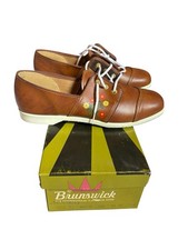Brunswick 1970s Vintage Tan Floral Women s 7 1/2 Bowling Shoe