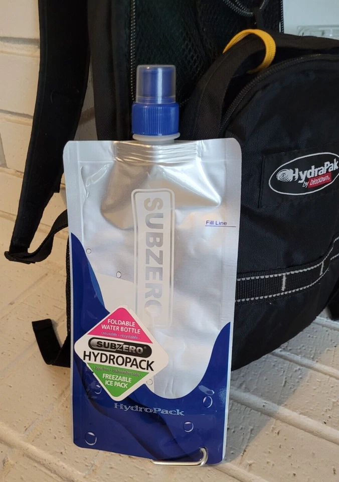 HydraPak de Blackburn con bolsa para vejiga y congelador, necesita manguera, excelente estado Foto 3 de 4