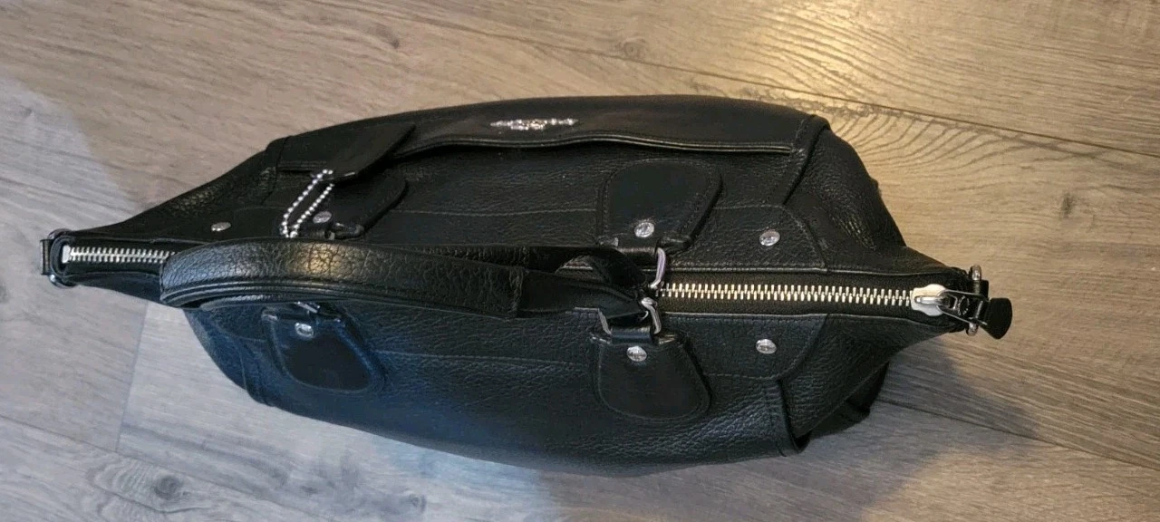 Borsa a tracolla Coach Mickie in pelle nera tono argento con borchie senza cinturino extra