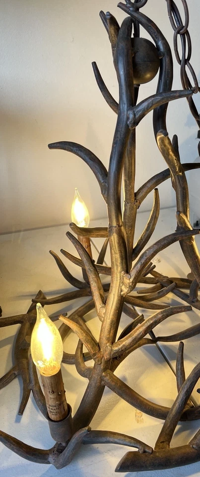 Lámpara de techo rústica de metal con cuerno de ciervo 17,5 lb 19,5" H 22" W lámpara rara Foto 2 de 4