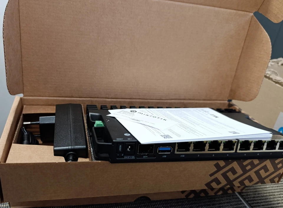 MikroTik RouterBOARD RB5009UG+S+IN - Immagine 3 di 4