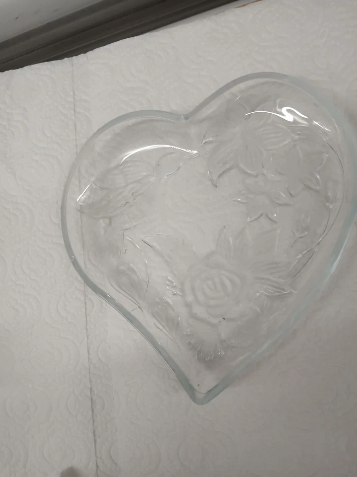 Antigo Mikasa Fitas de Rosas de Cristal Fosco Prato de Coração Bugigangas 7" Namorados - Imagem 2 de 4