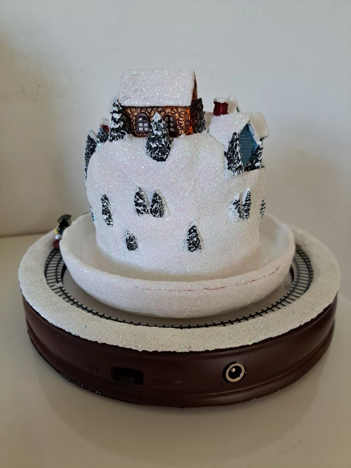 Thomas Kinkade Masterpiece Edition White Christmas Village Moving Train Light Up - Image 4 of 4