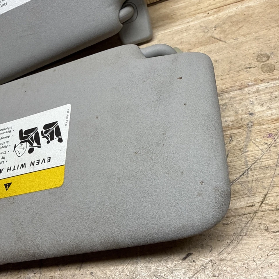 10-17 Mercedes Benz W207 E550 E350 Coupe Convertible Left & Right Sunvisors Pair - Image 2 of 4