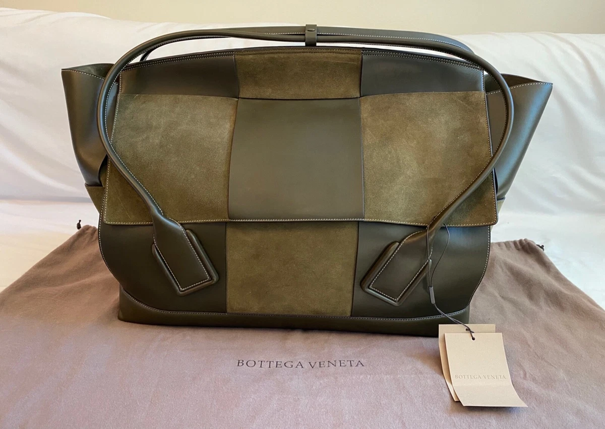 Bottega Veneta - Authenticated Point Handbag - Leather Black for Women, Very Good Condition