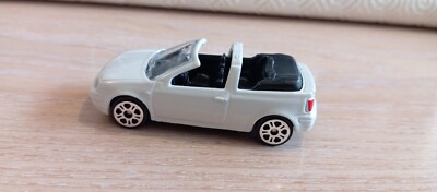 MAISTO - VW VOLKSWAGEN GOLF IV CABRIOLET WHITE 1/64 APROX *NEW