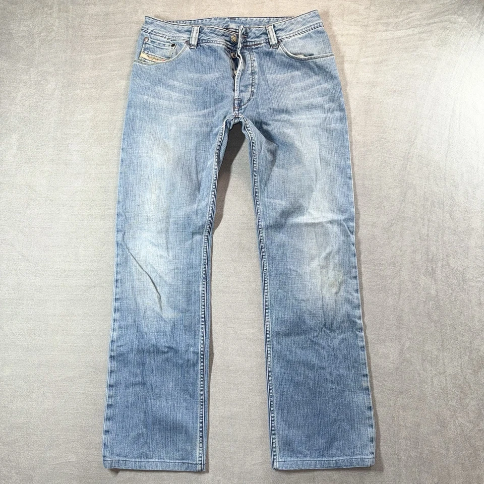 Jeans Diesel Zavor Pierna Recta Hombres 31x30 Lavado Ligero Envejecido Botón Mosca 0R87H Foto 2 de 4
