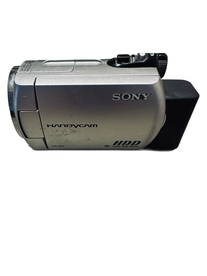 Sony DCR-SR42 plateado 40 veces zoom óptico SD con acoplamiento y todos los cables de alimentación Foto 2 de 4