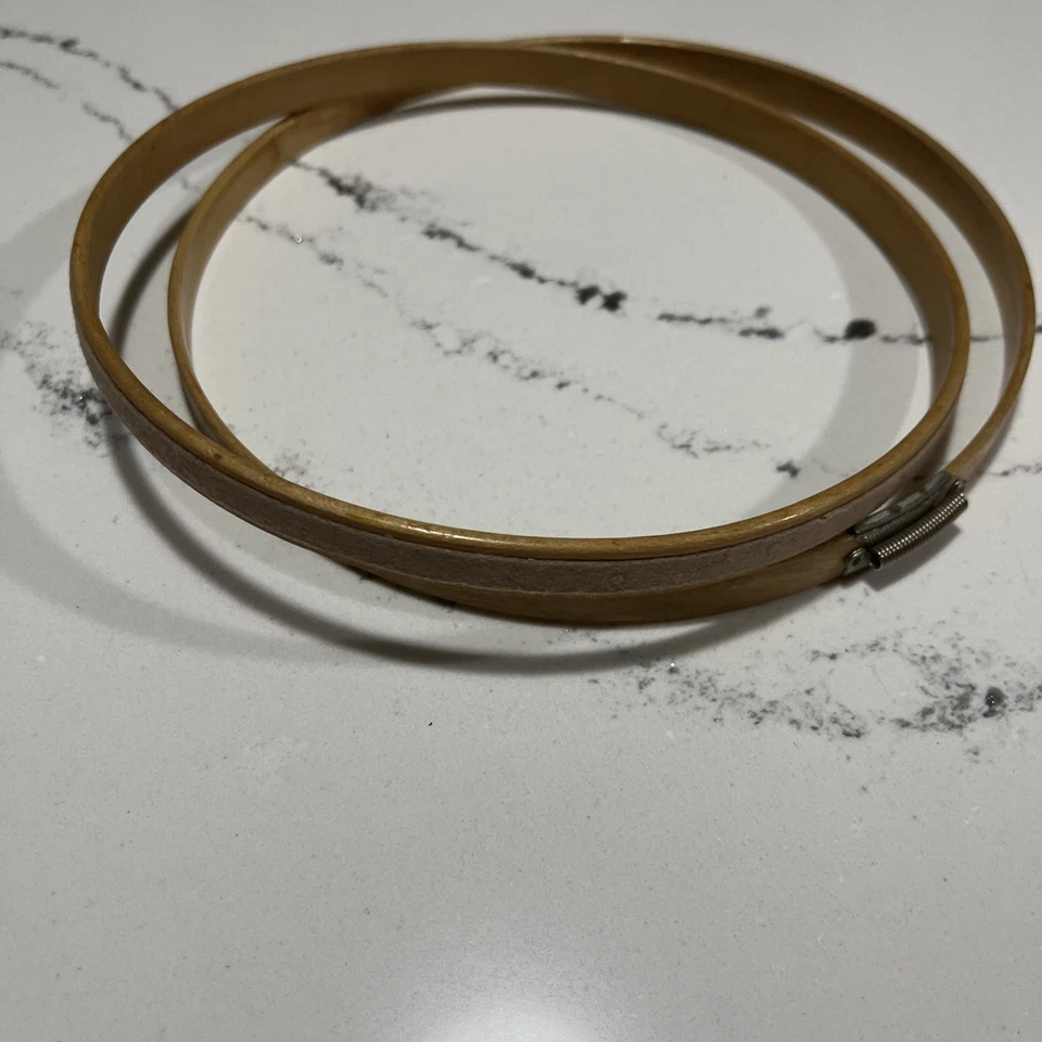 Vintage Gibbs Wood Wooden 7” Round Felt Lined Embroidery Hoop Spring Tension - Image 3 of 4