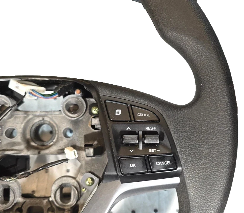 2016-2018 Hyundai TUCSON DRIVER STEERING WHEEL W/AUDIO & CRUISE CONTROL SWITCH - Image 4 of 4