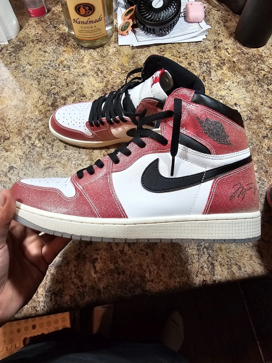 Trophy Room x Air Jordan 1 Retro OG SP Friends & Family High  display picture 1