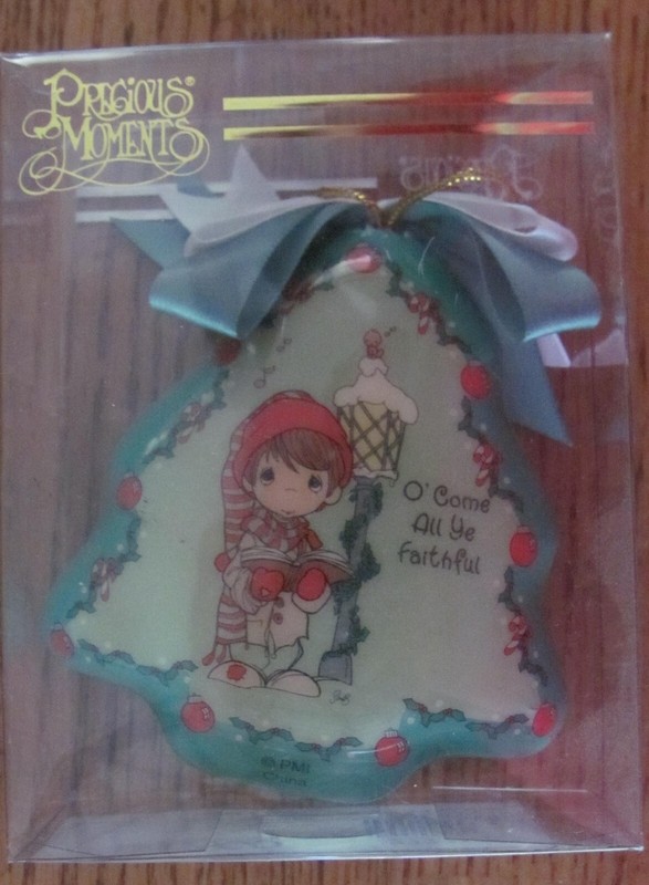 PRECIOUS MOMENTS "O Come All Ye Faithful" (1996) Christmas Tree ornament PRICED!