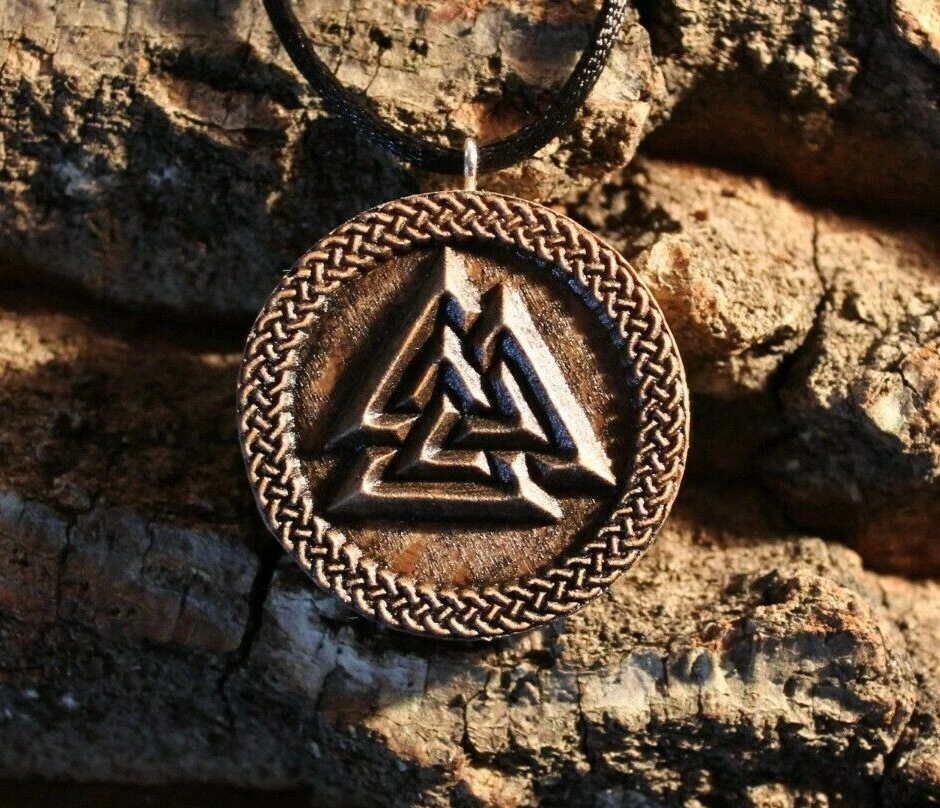 Valknut pendant sale
