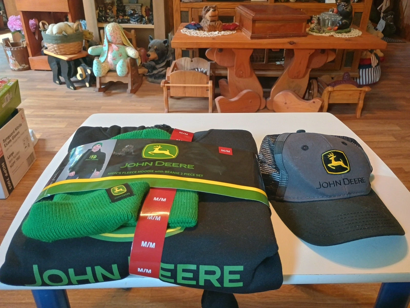 NWT Mens Medium John Deere Hoodie Sweatshirt Black Graphic Print +2 Hats