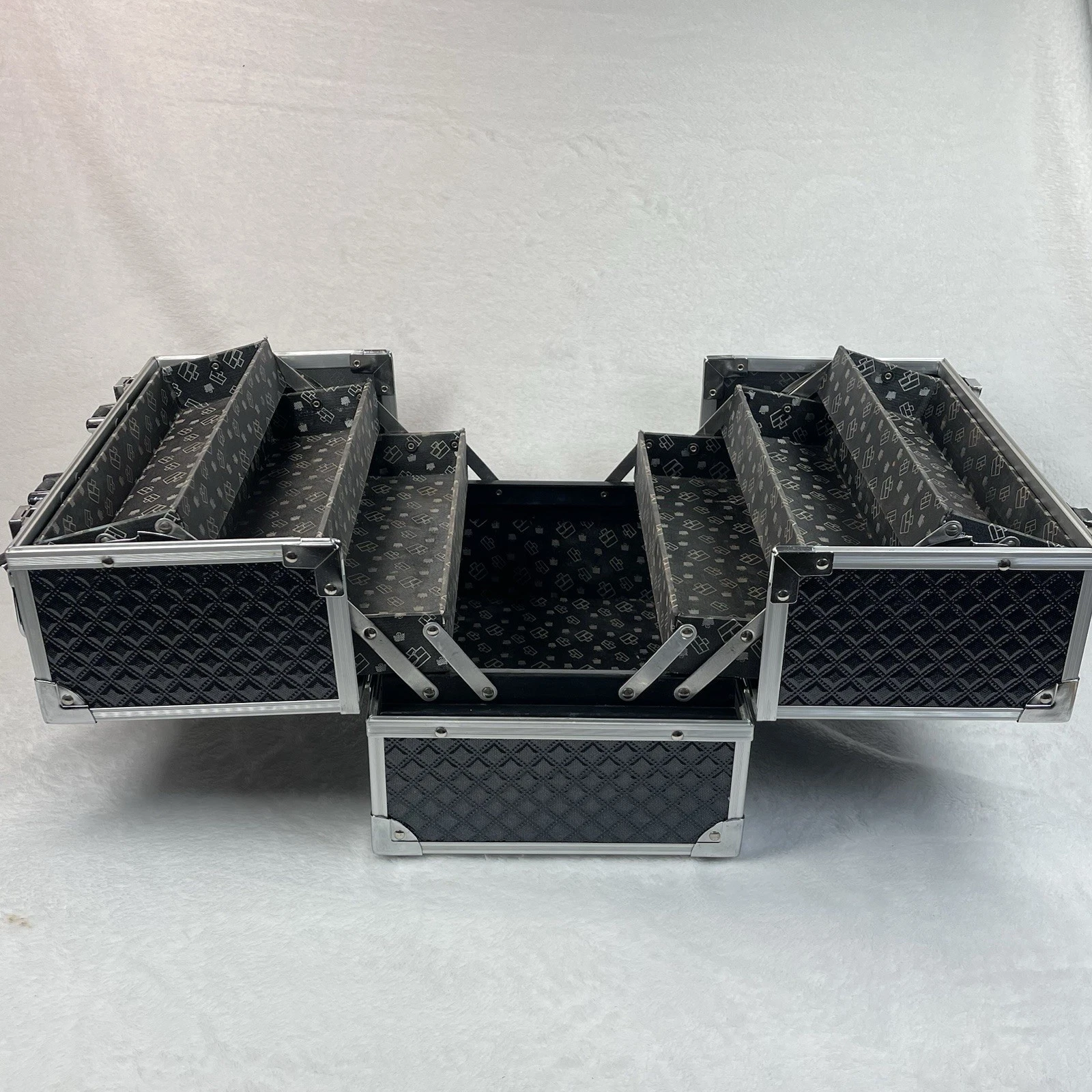 Caboodles Black Train Case Expandable Tiered Makeup Organizer 7 Compartments