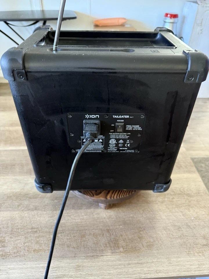 Sistema de altavoces portátiles ION Tailgater Bluetooth Foto 3 de 4