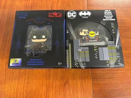 2 Pcs Funko Pop! Pin DC: Batman & Gordon GITD Bat Signal SPO Exclusive LE 1000