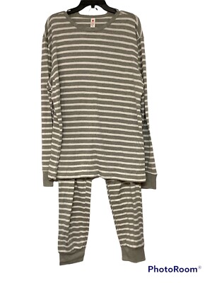 Unbranded Men's Pajama set T shirt &  Pajama Pant Gray  size Small