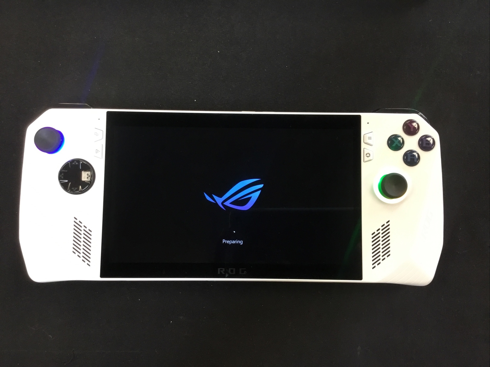 ASUS ROG Ally Z1 7'' (512GB SSD AMD Ryzen Z1 Extreme 16GB RAM) Gaming Console INSTITUTO