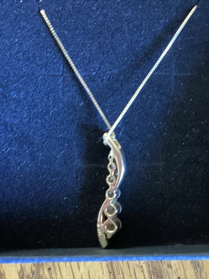 REBAJADO!!! Collar de diamantes de 14k con cadena de oro de 14k Foto 2 de 4