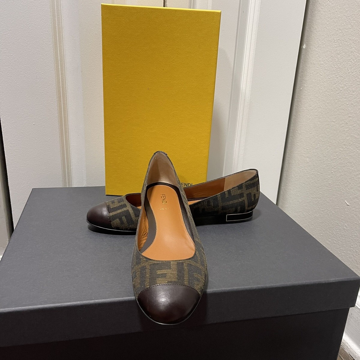 FENDI ダークブラウン 毛皮 ハラコ パンプス s-l1200.jpg