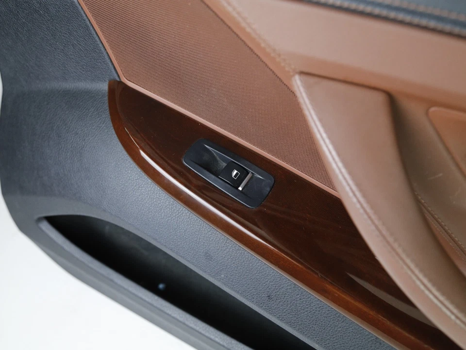 BMW 650I F13 CUPÉ PANEL MOLDURA PUERTA LADO PASAJERO DELANTERO DERECHO MARRÓN 2012-2016 🚗 Foto 2 de 4