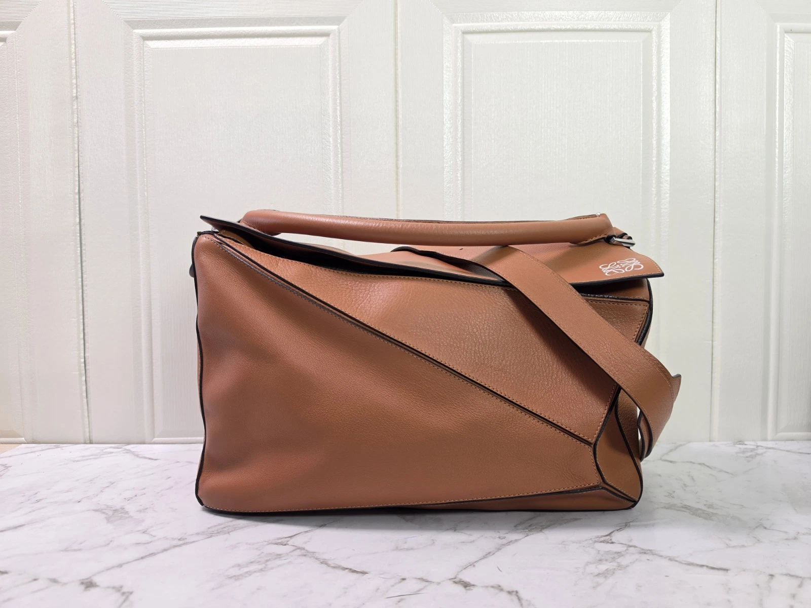 Loewe — Authentic Loewe Puzzle Large Tan Calfskin Leather Bag Silver Hardware
