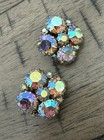 Vintage WEISS Signed Aurora Borealis Clip On Gold Tone Earrings — photo 4