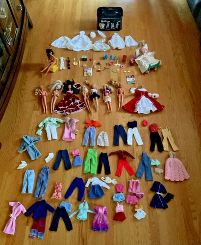 Mattel Lot Of 10 Barbie Dolls 1960’s Vintage Blonde Brunette Clothes Accessories