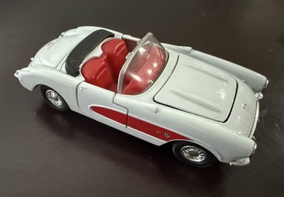 4¾'' Welly no. 9011 White Sunnyside 1957 Corvette Convertible Die Cast Loose Car
