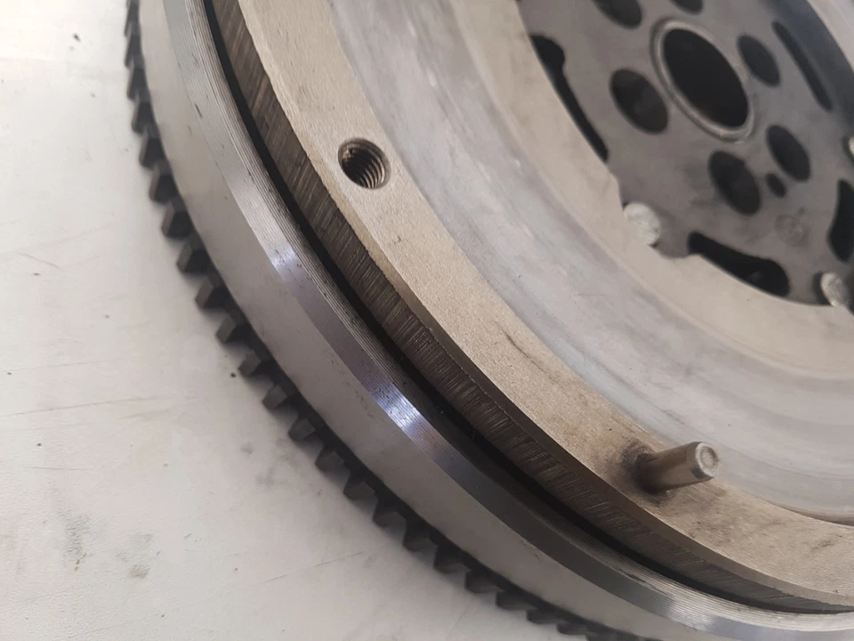 VOLVO C30 FLYWHEEL DUAL MASS 415053710 2006-2012 12-MONTH WARRANTY - Image 3 of 4