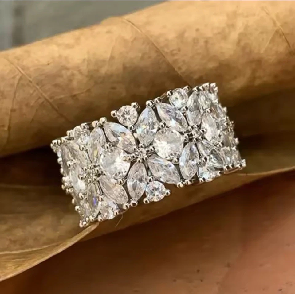 Anello Floreale Gioiello di Lusso Zirconi 60mm - Immagine 3 di 4