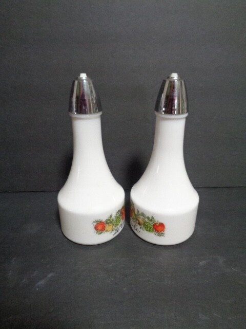 Vintage Gemco Corning Ware Spice of Life Oil & Vinegar Milk Glass Cruets