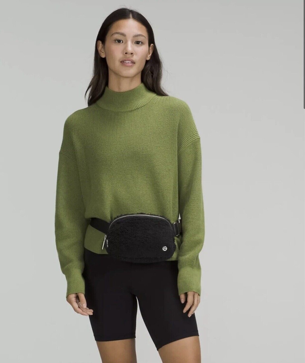 lululemon Everywhere Belt Bag 1L Fleece Size: One Size Black lululemon Everywhere Belt Bag 1L Fleece Size: One Size Black