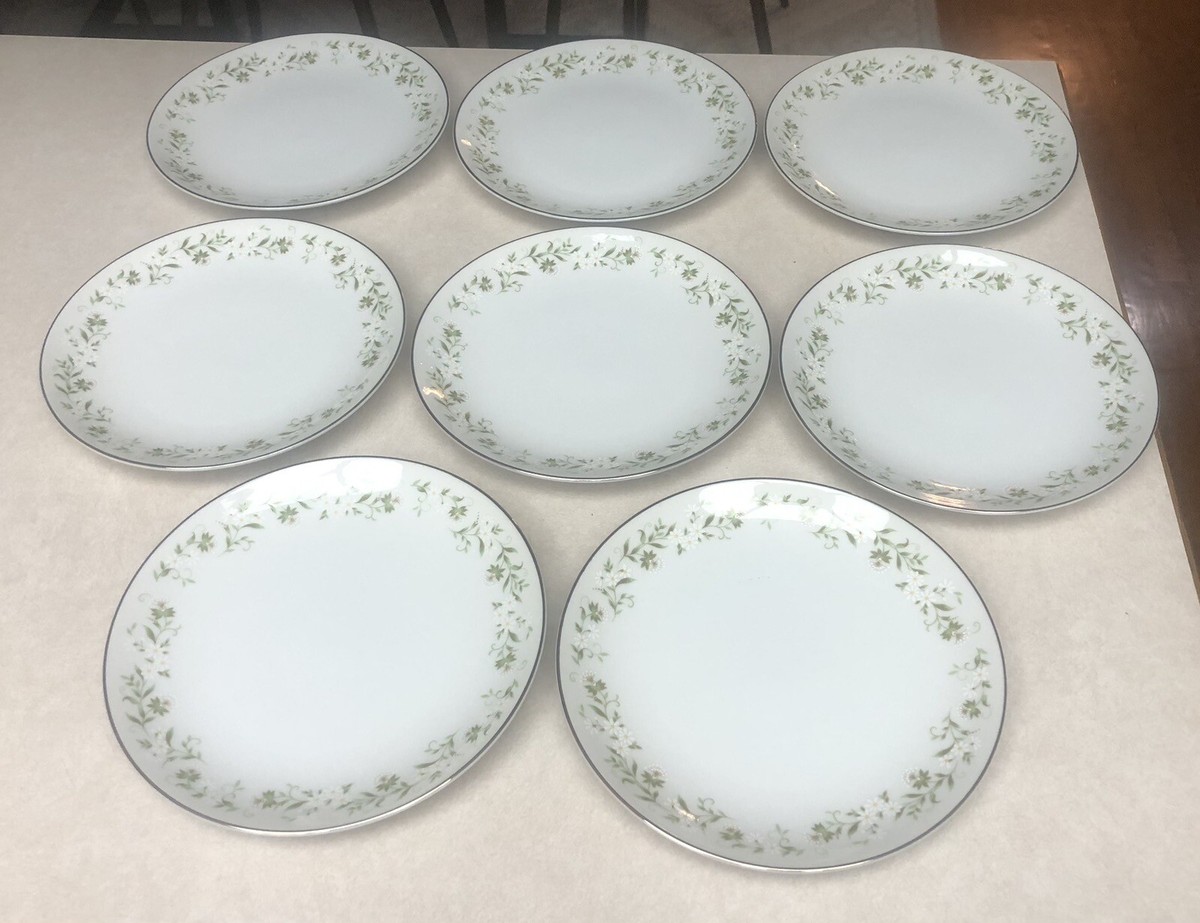 8 MIKASA Fine China in Rambling Salad plates 7 1/2” M-7001 Japan