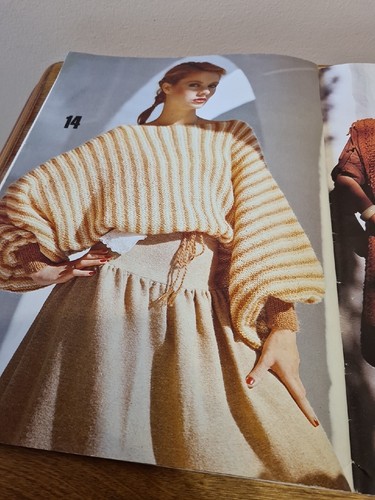 Patons. For The Not So Expert. Knits For Women 16 Styles. Knitting Patterns - Picture 19 of 21