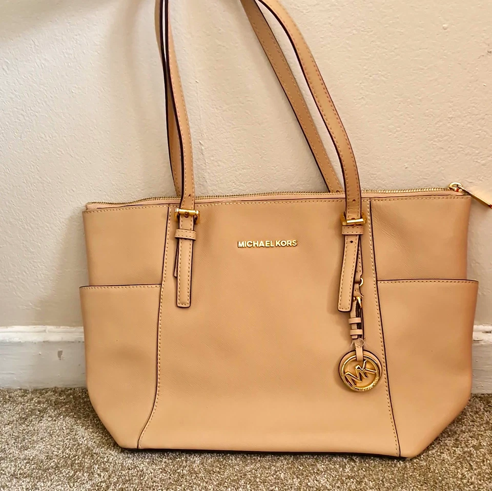 Michael Kors Beige Leather Zip Tote Gold HW MK Charm 30F2GTTT8L, photo 1 of 5
