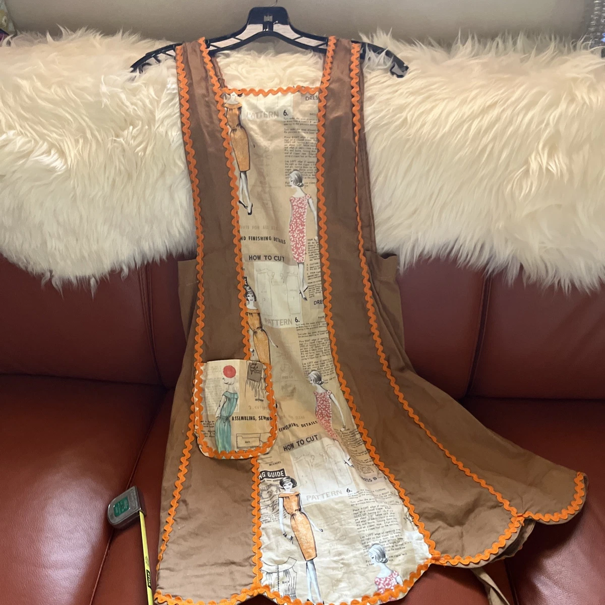 25+ Vintage Pinafore Apron In Collectible Kitchen Aprons for sale