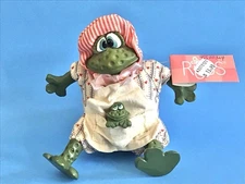 Russ Berrie Co Freida The Frog With Baby The Country Folks Shelf Sitter Doll 5”
