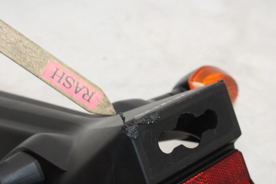 2023 SUZUKI GSXS750 OEM REAR BACK FENDER MUD GUARD W TURN SIGNAL PAIR - Image 2 of 4