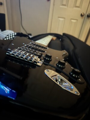 Guitar/ amplifier/ Guitar Bag Bundle w/All Cords.