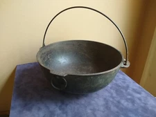 Antique WAGNER SIDNEY 0 Cast Iron Round Cauldron Kettle #2. C. 1910-1920.