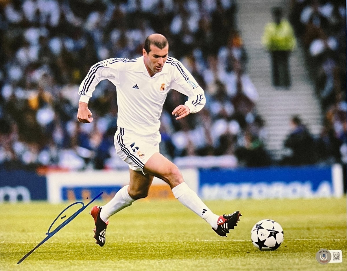 Zinedine Zidane Signed 11x14 Photo Real Madrid France Beckett