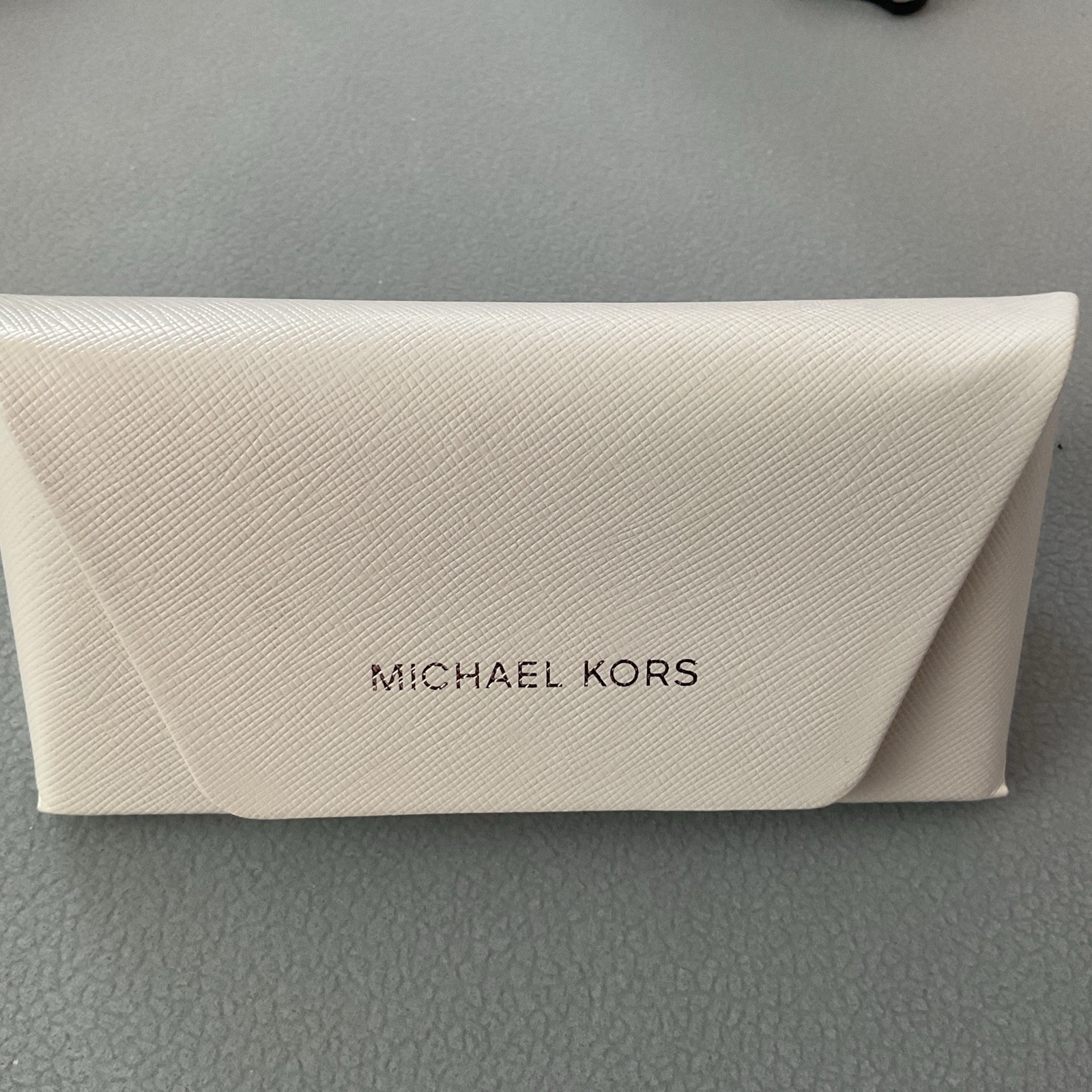 New Michael Kors White Medium Authentic Eyeglasses Sunglasses Case with Cloth thumbnail 5