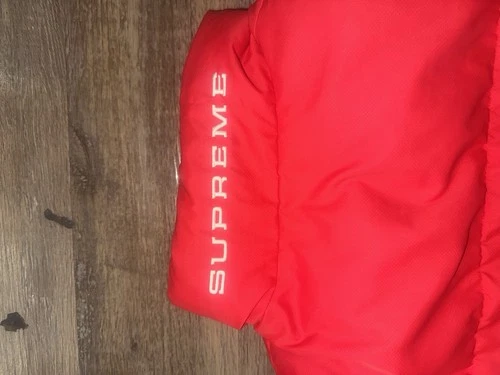 Nike x Supreme Men’s Red Puffer Jacket M Full Zip Polyester Logo image 3