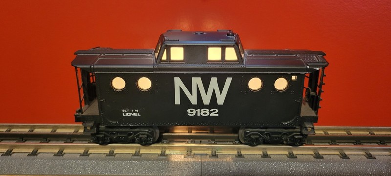 Lionel O-Scale Norfolk Western Lighted Porthole Caboose #9182
