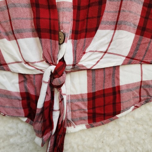 Universal Threads Top Med Red White Buffalo Plaid Tie Hem Vneck Summer Crop - Picture 7 of 9