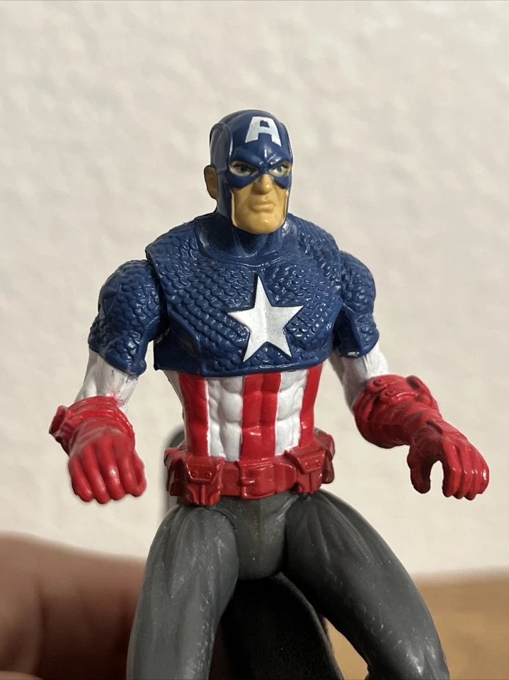 "FIGURA DE ACCIÓN JUGUETE CAPITÁN AMÉRICA SENTADO MARVEL AVENGERS 3,5""" Foto 3 de 4